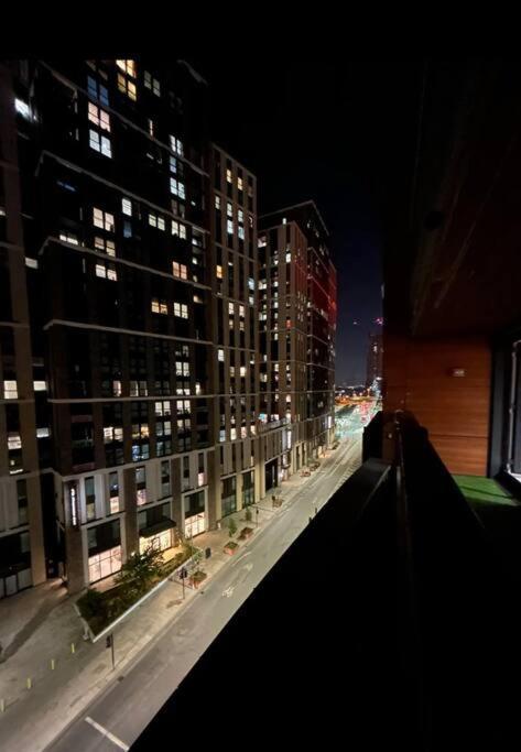 2 Bed Apartment Close To Station With Parking 런던 외부 사진
